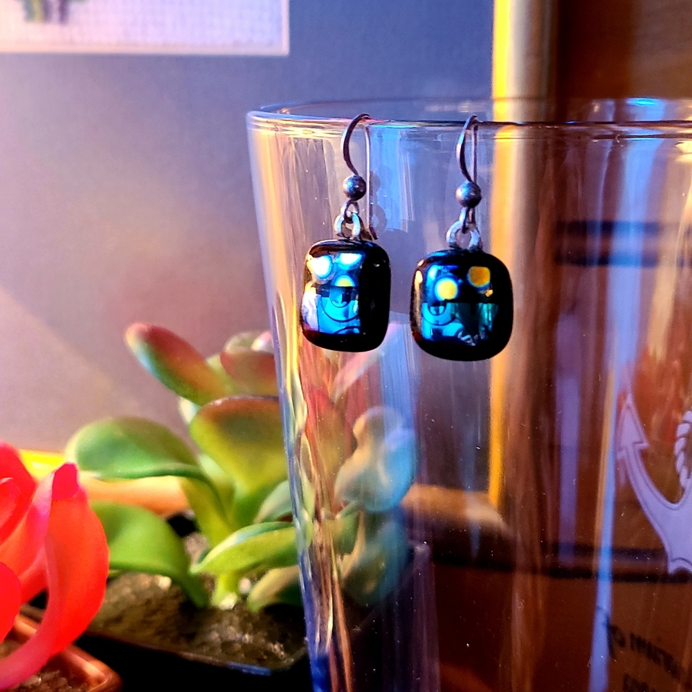 Black Glass Earrings w silver findings - Picture 10 of 10